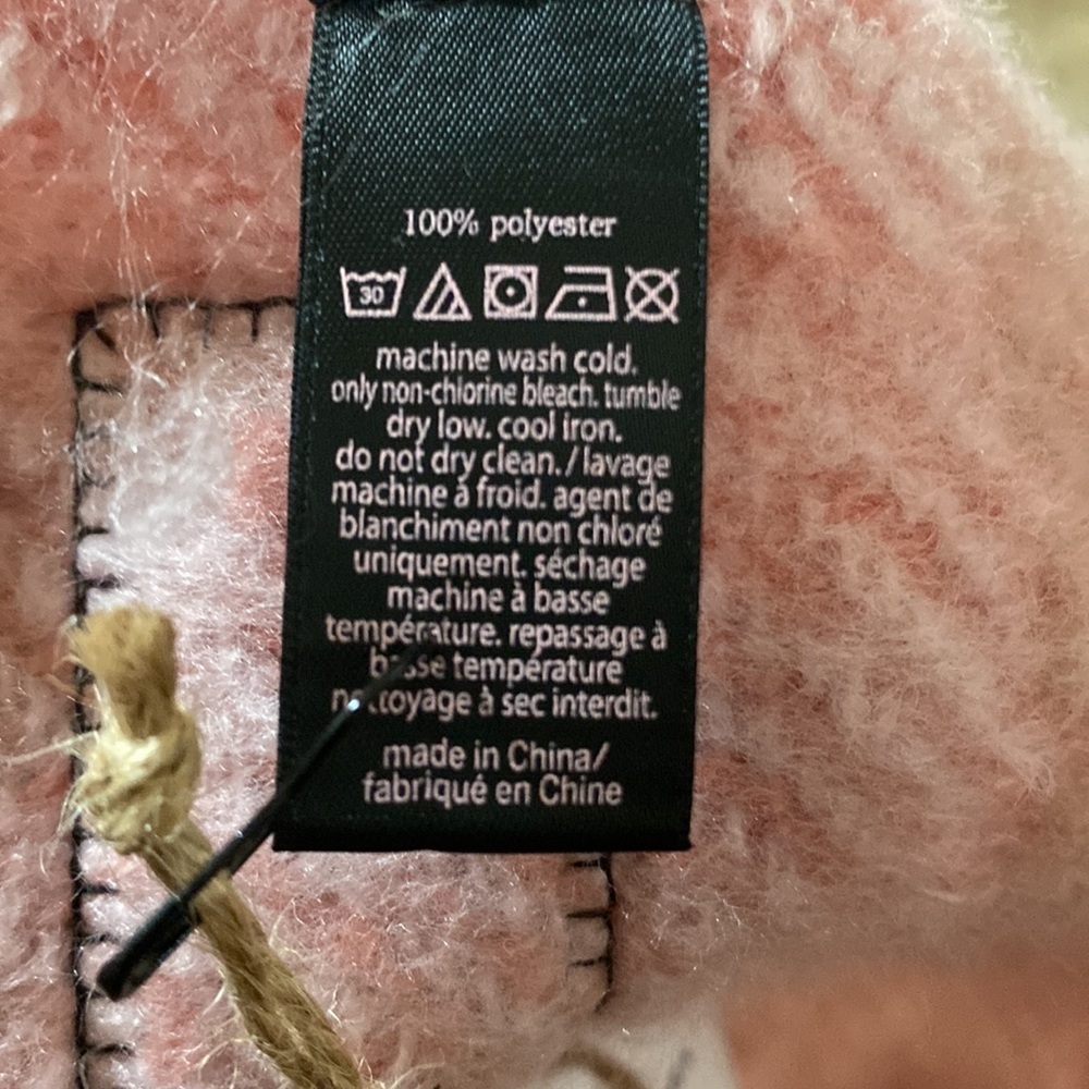 VICTORIA’S SECRET Holiday 2020 Plush Plaid Scarf Pink One Size - Picture 6 of 8
